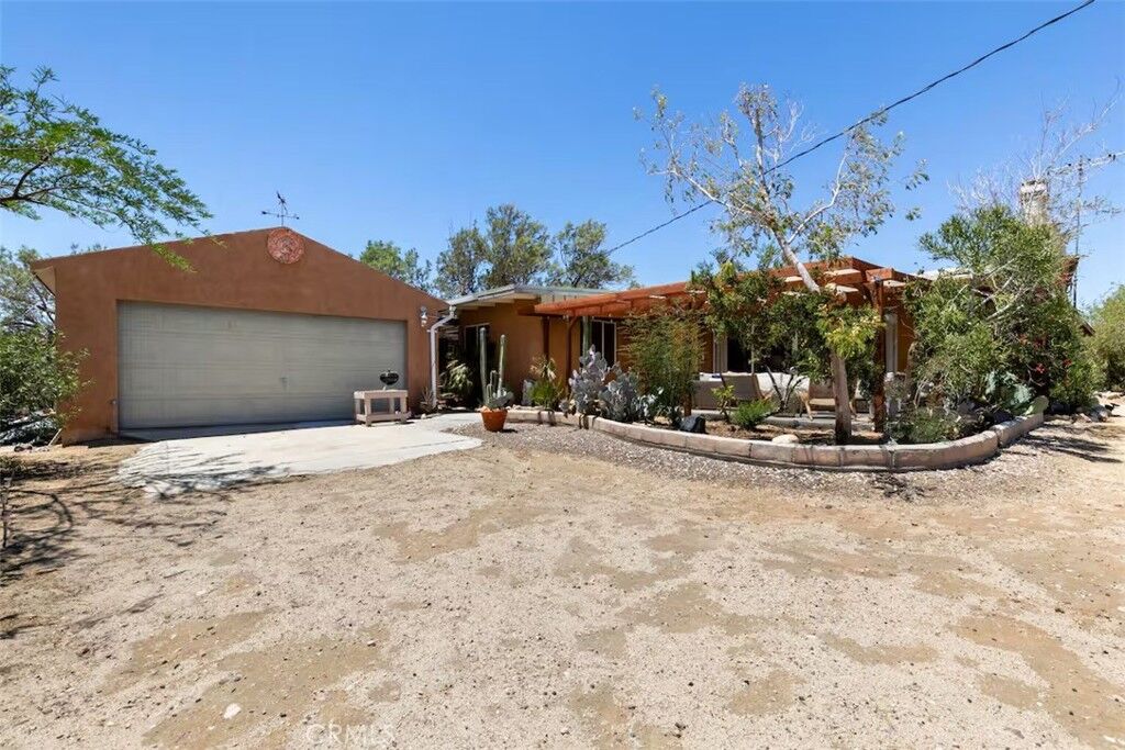 Property Photo:  60480 Painted Hills  CA 92282 