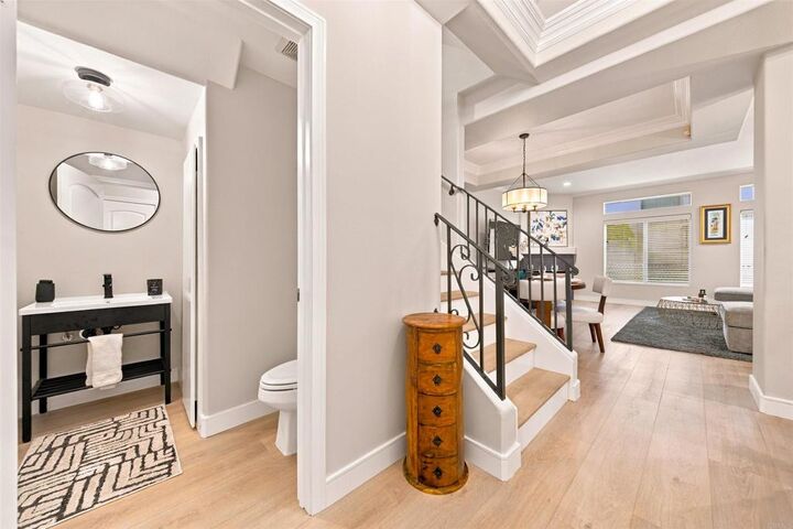 Property Photo:  14819 Magnolia Boulevard 7  CA 91403 