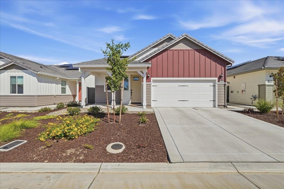 Property Photo:  889 Lucent Street  CA 95762 