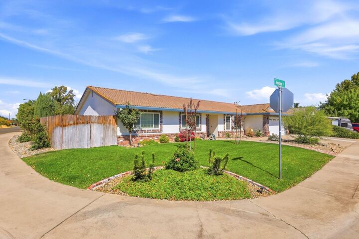Property Photo:  749 Avondale Court  CA 95632 