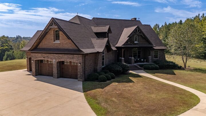 Property Photo: 305 State Line Rd TN 38481