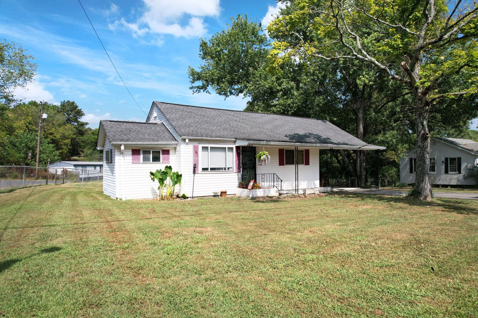 Property Photo:  124 Parker Dr NE  TN 37323 