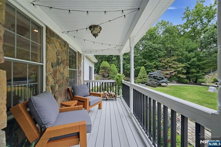 Property Photo:  200 Rockburn Pass  NJ 07480 