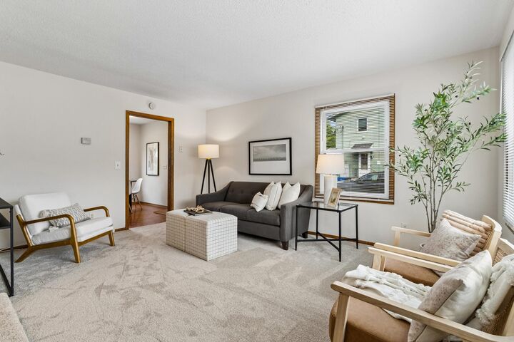 Property Photo: 421/423 Nevada Avenue E MN 55101