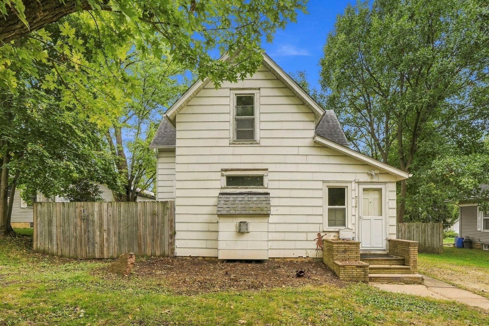 Property Photo: 536 E Maple Street WI 54022