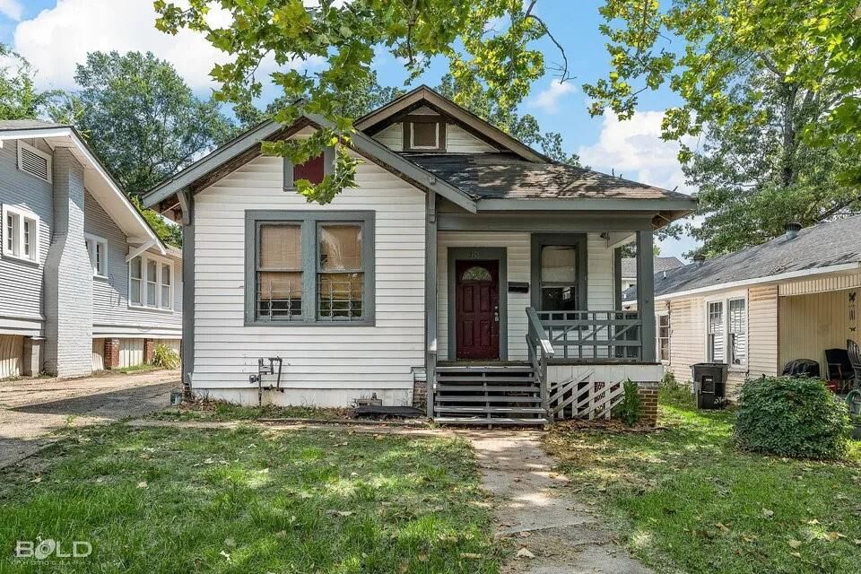Property Photo:  315 Robinson Place  LA 71104 