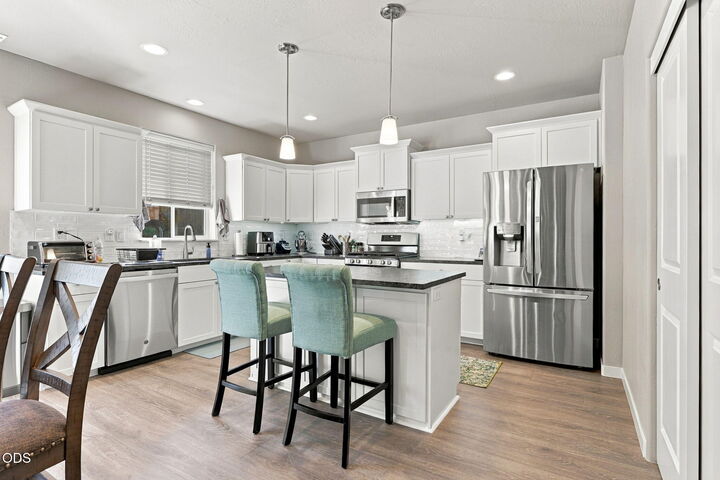 Property Photo:  1760 Carrera Circle  OR 97504 