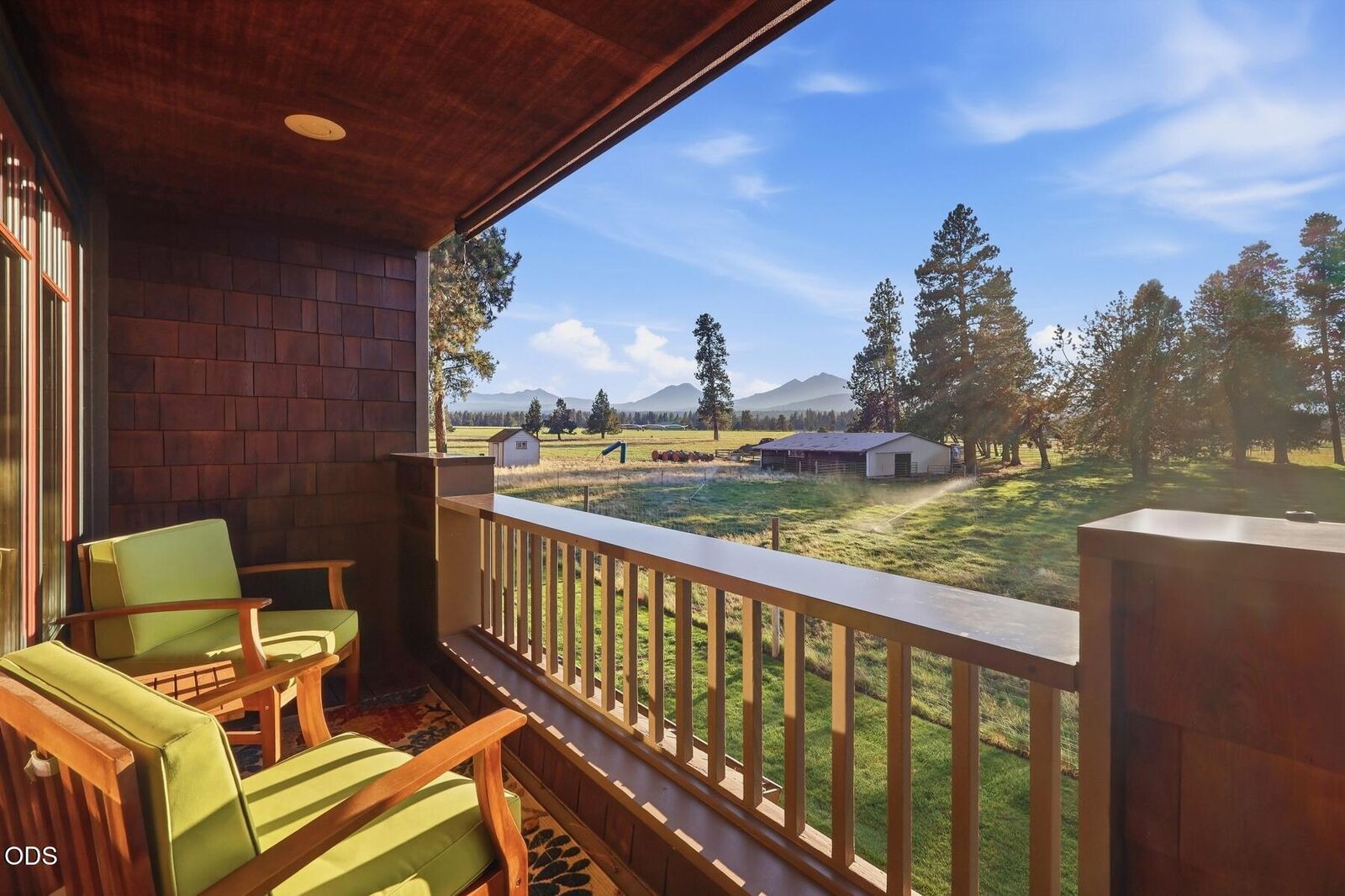 Property Photo:  377 S Pine Meadow Street  OR 97759 