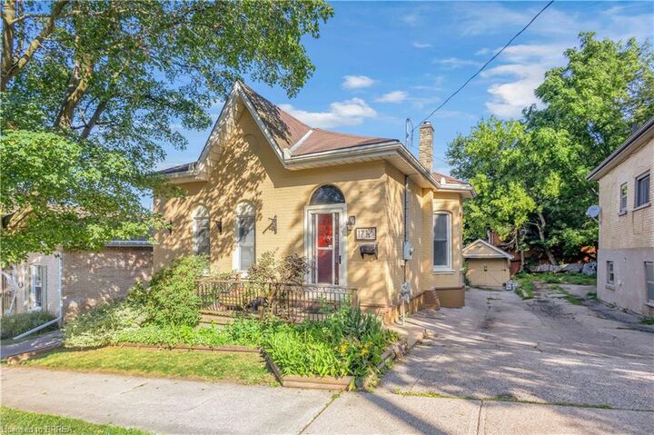 Property Photo:  17 Scarfe Avenue  ON N3T 3P6 