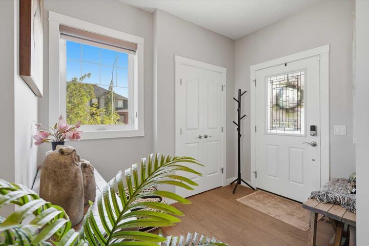Property Photo:  108 Hillcrest Avenue SW  AB T4B 4C8 