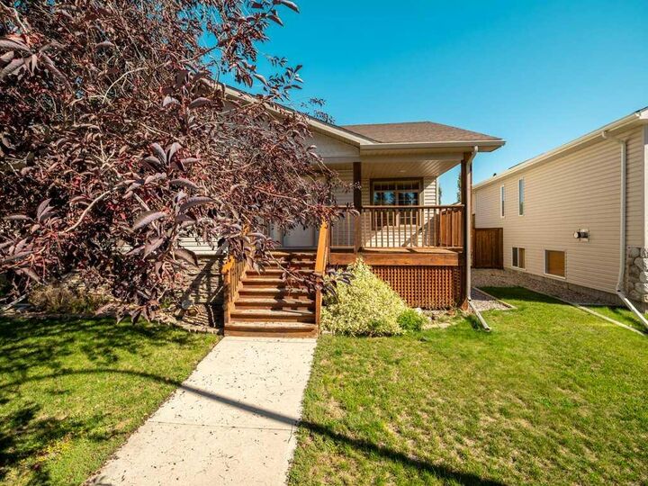 Property Photo:  83 Rivergreen Road W  AB T1K 7Y1 