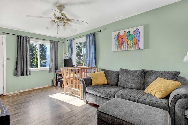 Property Photo:  9320 106 Avenue  AB T8V 1H7 