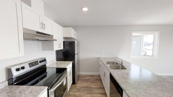 Property Photo:  9529 113 Avenue B  AB T8X 5C5 