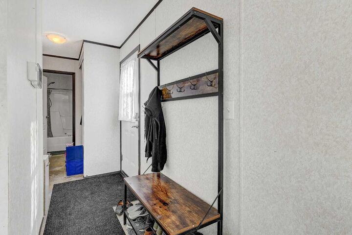 Property Photo:  9924 99 Street E  AB T0H 3S0 