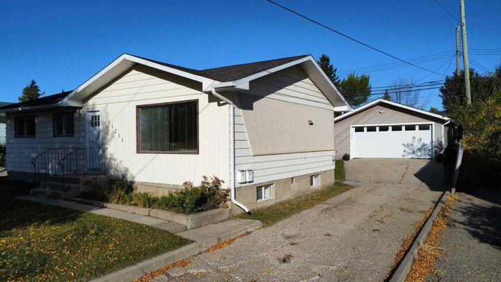 Property Photo:  11211 96A Street  AB T8V 2B1 