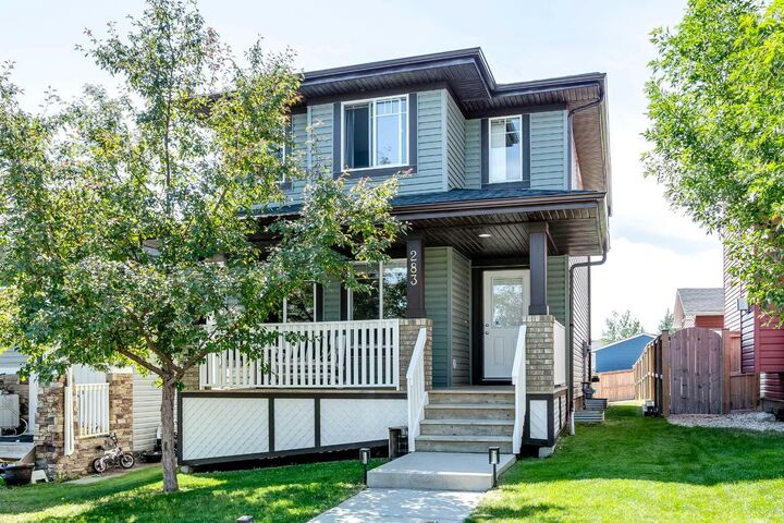 Property Photo:  283 Evansdale Way NW  AB T3P 0C2 