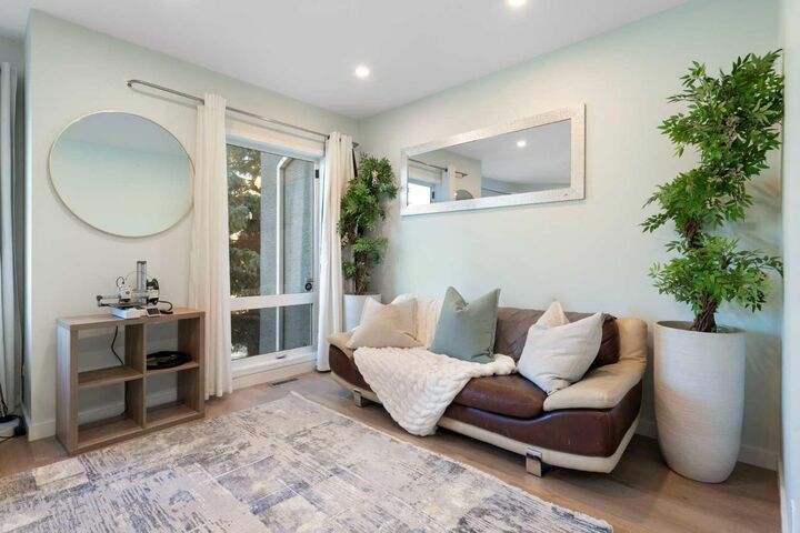 Property Photo:  2031 26 Avenue SW 1  AB T2T 1E5 