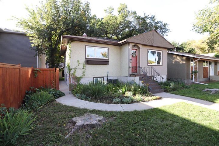 Property Photo:  51 3 Street NE  AB T1A 5L7 