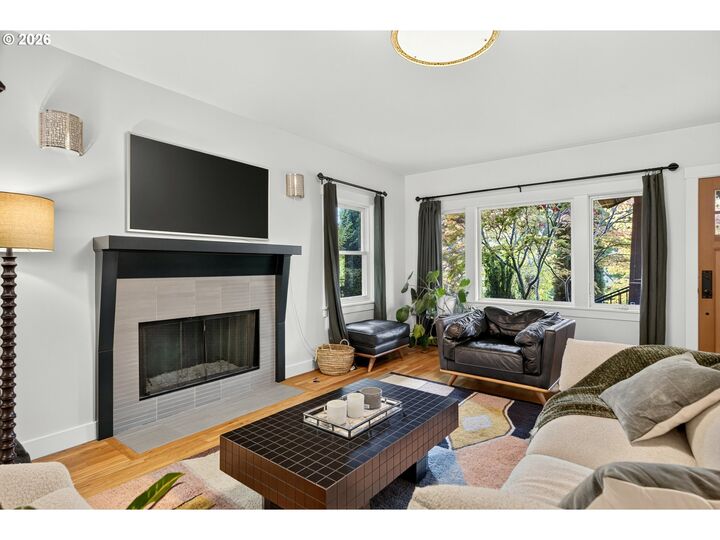 Property Photo: 7128 N Curtis Ave OR 97217