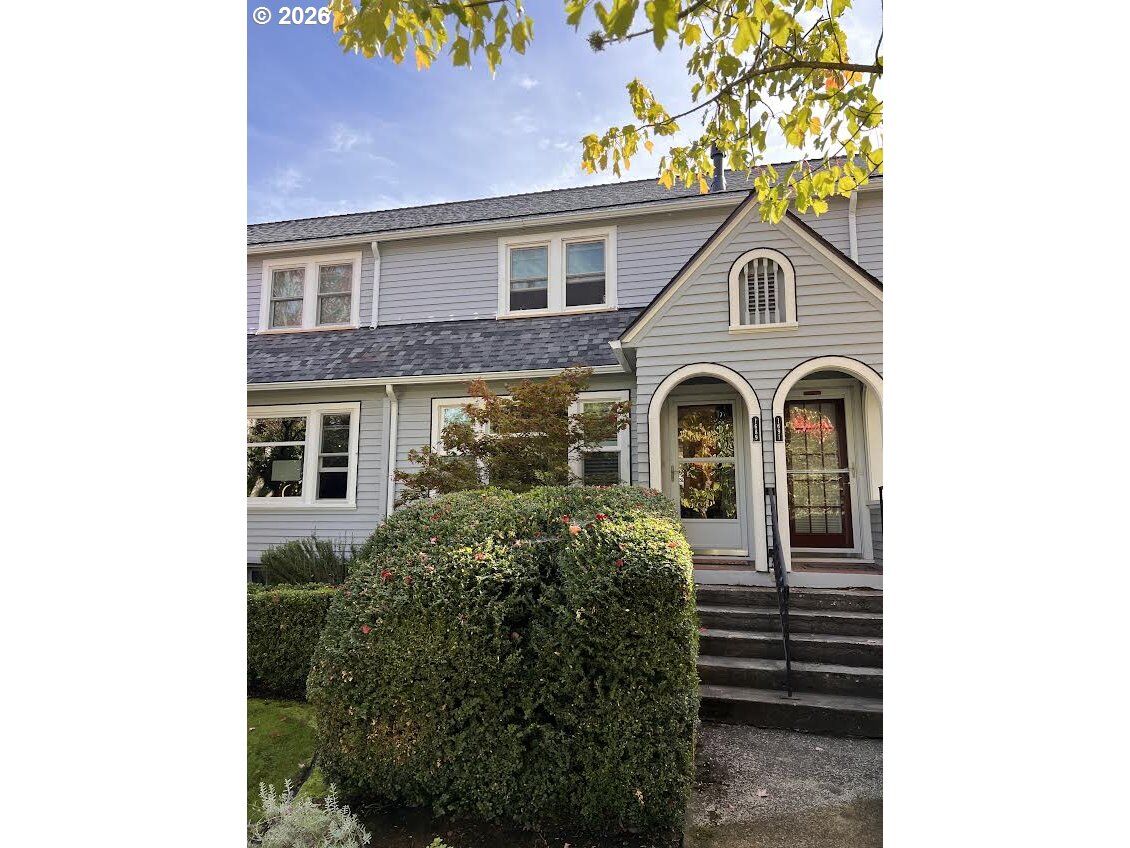 Property Photo:  1689 Olive St  OR 97401 