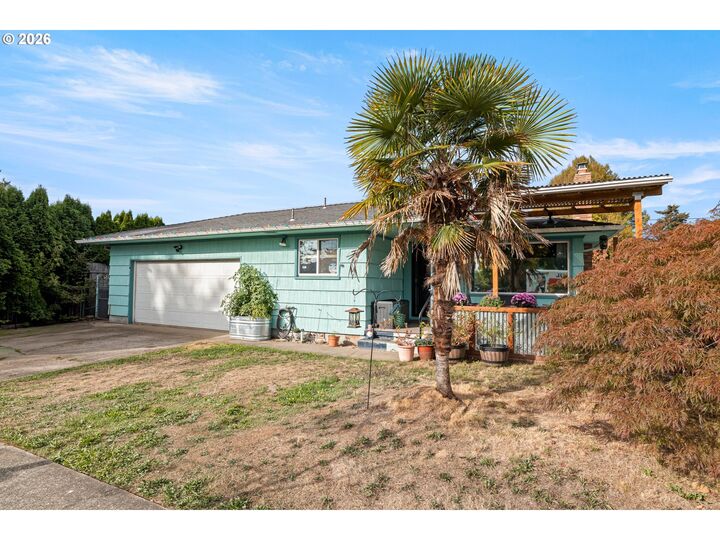 Property Photo:  605 SE 166th Pl  OR 97233 