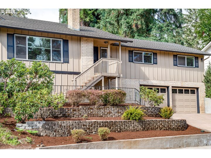Property Photo:  1760 Graham Dr  OR 97405 
