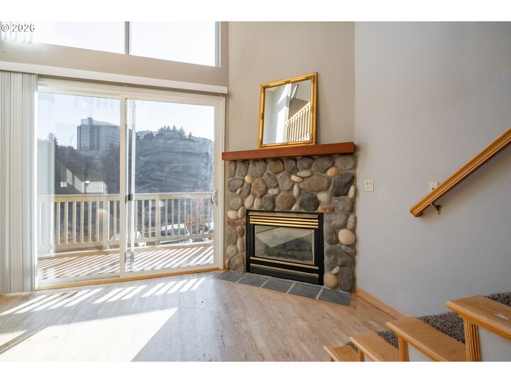 Property Photo:  847 SW Broadway Dr 32  OR 97201 