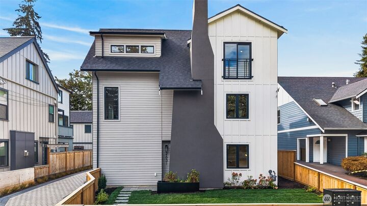 Property Photo: 2631 34th Avenue W WA 98199