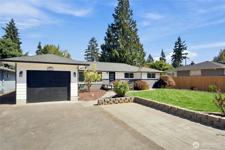 Property Photo: 6821 190th Street SW WA 98036