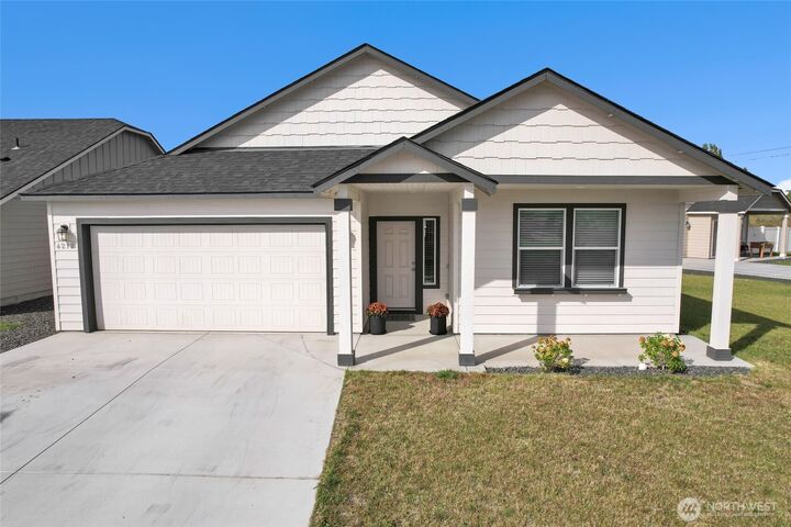 Property Photo:  4212 W Bufflehead Blvd  WA 98837 