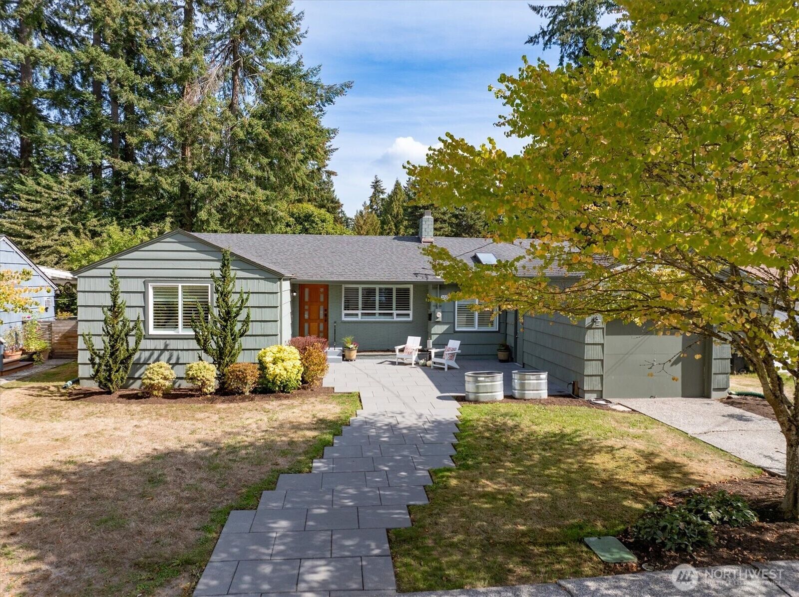 Property Photo: 15522 1st Avenue NW WA 98177