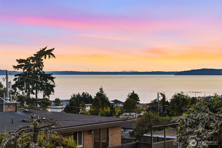 Property Photo: 22545 10th Avenue S WA 98198