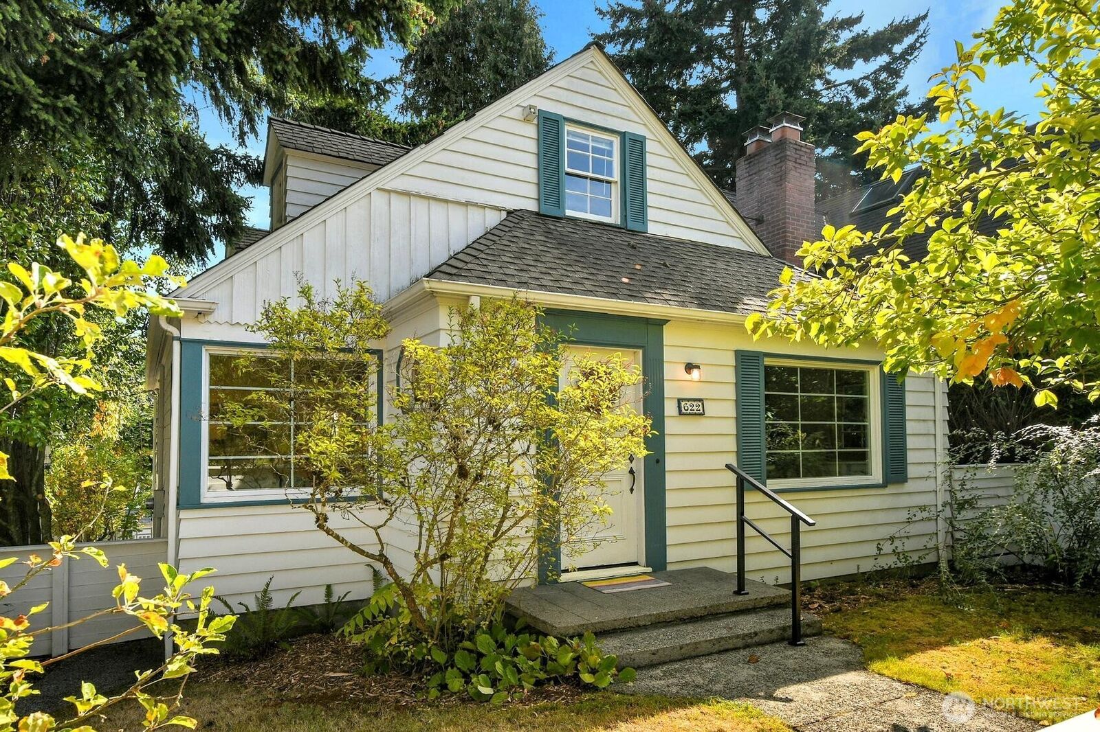 Property Photo: 622 22nd Avenue E WA 98112
