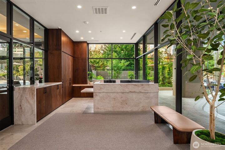 Property Photo:  1301  Spring Street Ph32  WA 98104 