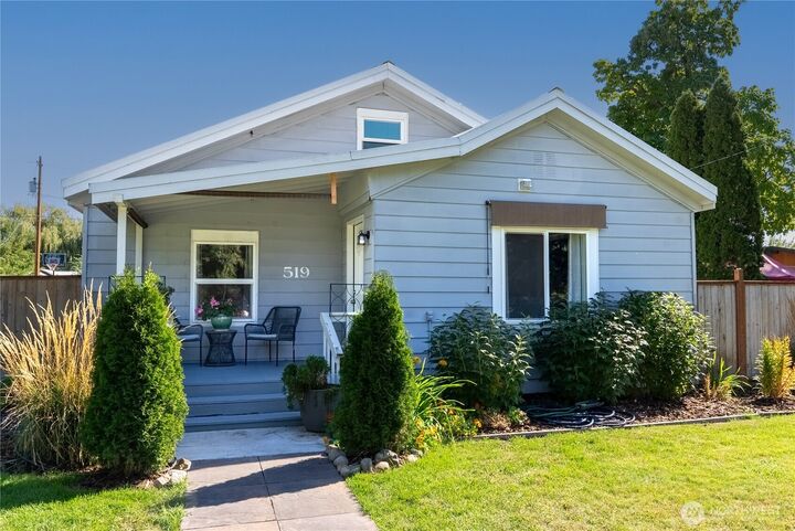 Property Photo:  519 S Ash Street  WA 98841 