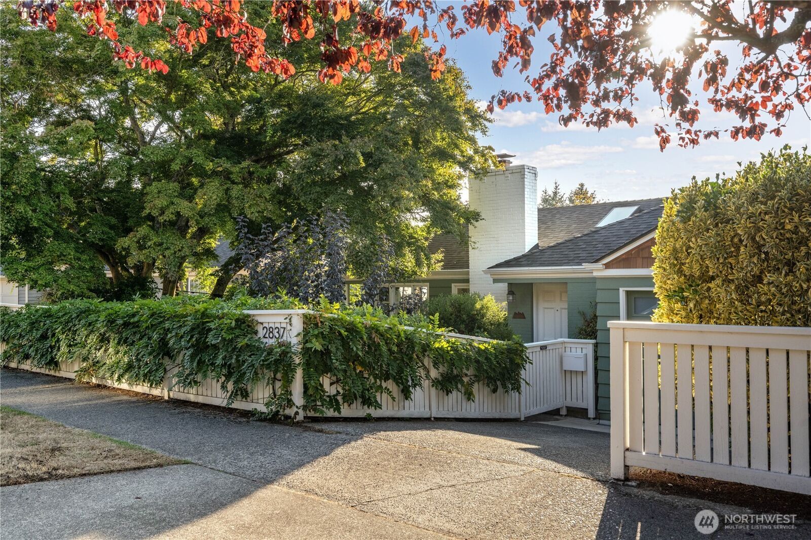 Property Photo:  2837  12th Avenue W  WA 98119 