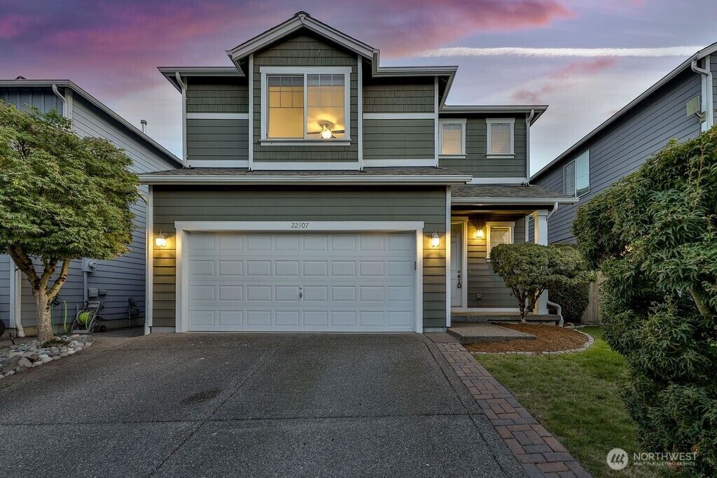 Property Photo:  22907 SE 271st Place  WA 98038 