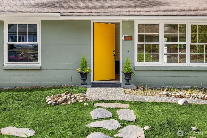 Property Photo: 15329 Stone Avenue N WA 98133