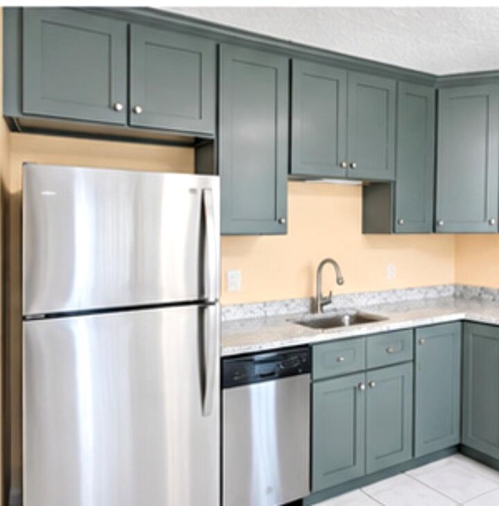 Property Photo:  812 NE 2nd Street 2  FL 33009 