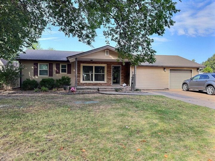Property Photo:  921 Lawrence  KS 67124 