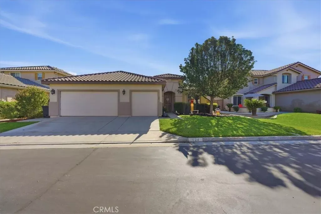 Property Photo:  124 Playa Court  CA 92545 