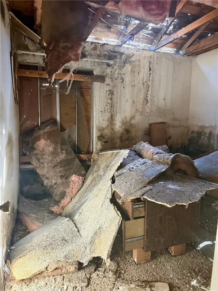 Property Photo:  1360 W Van Koevering Street  CA 92376 