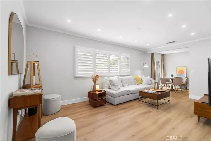Property Photo:  1809 Phelan Lane  CA 90278 