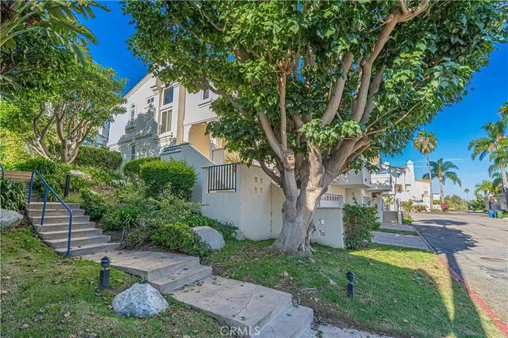 Property Photo:  6473 Zuma View  CA 90265 