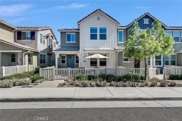 Property Photo: 3948 Lavine Way 101 CA 92883