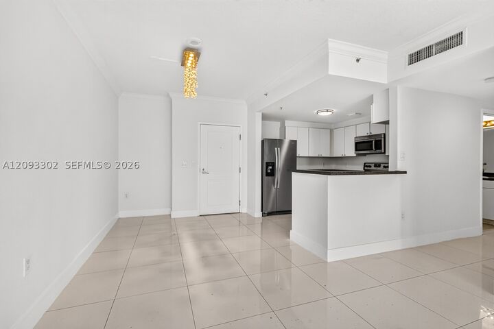 Property Photo:  1250 S Miami Ave 1806  FL 33130 