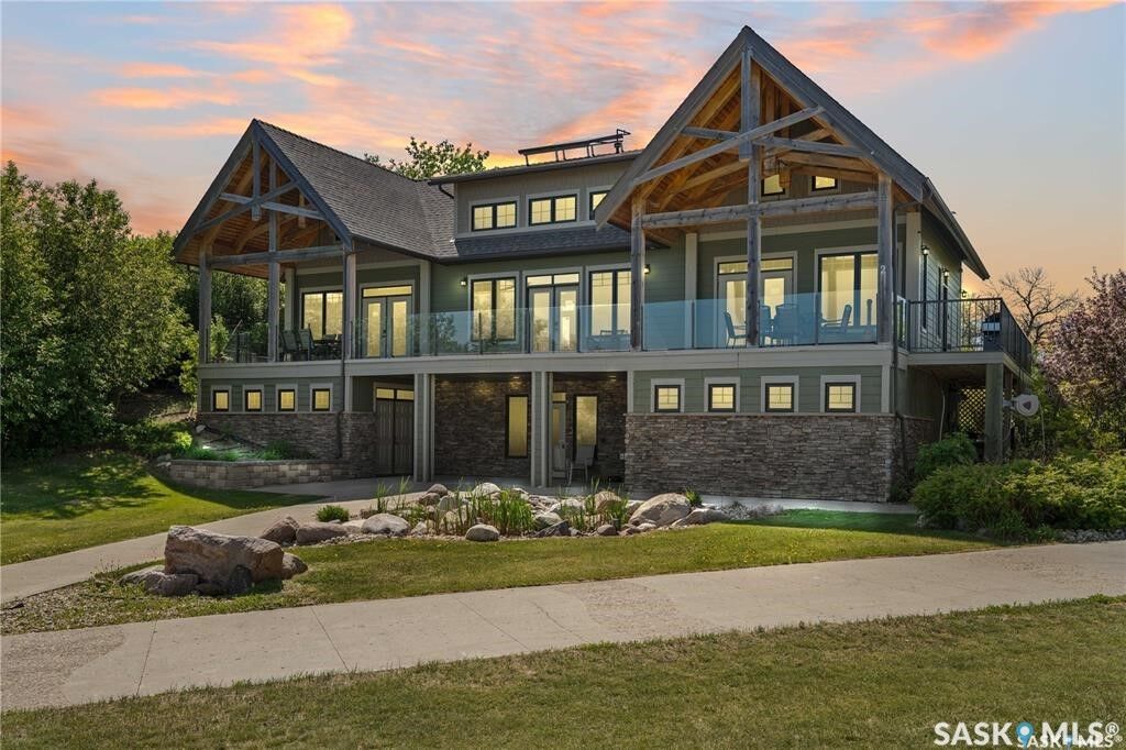 Property Photo:  44 Mihr Way  SK S0G 4L0 