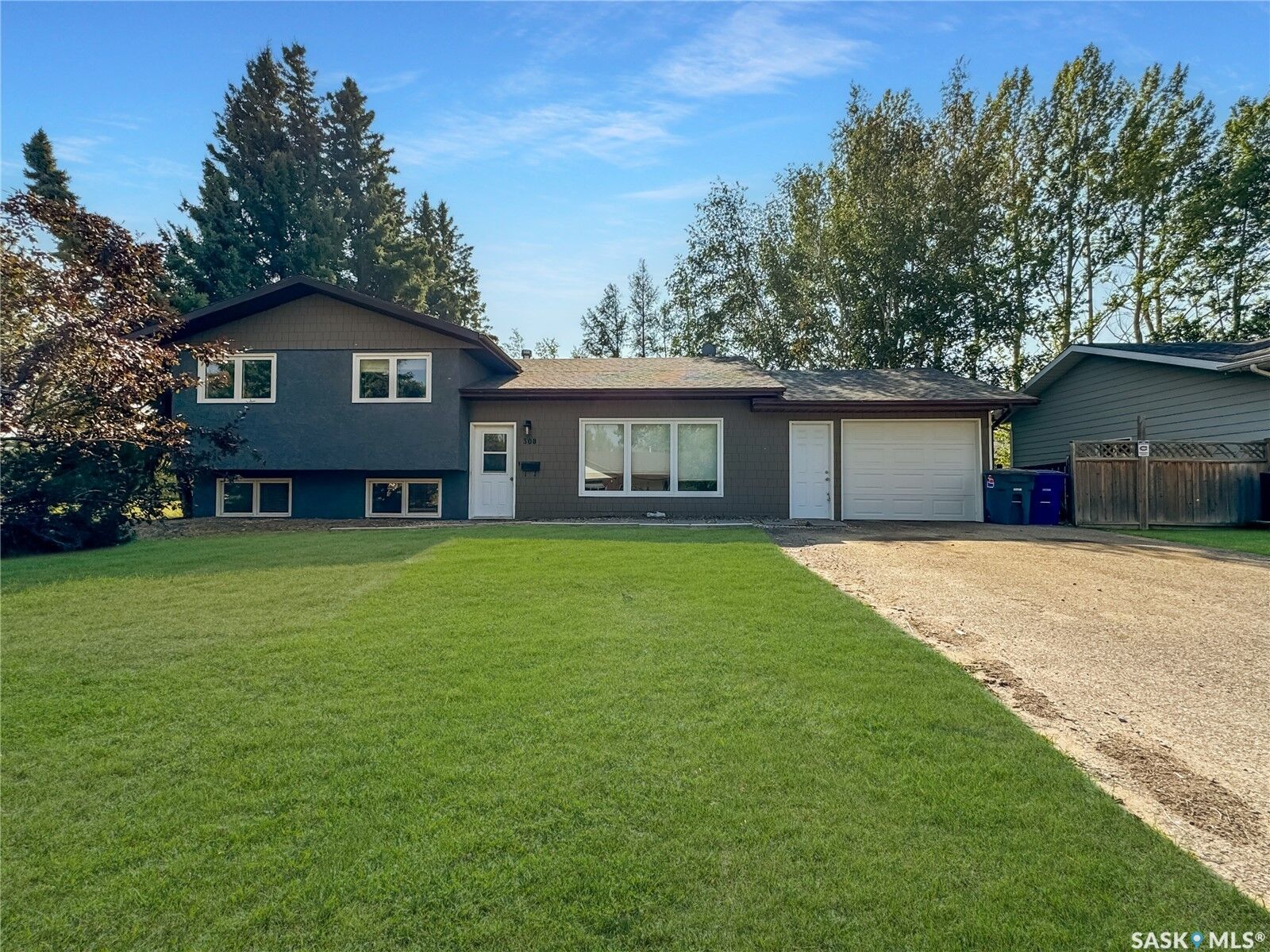 Property Photo:  308 Finley Avenue  SK S0M 0N0 