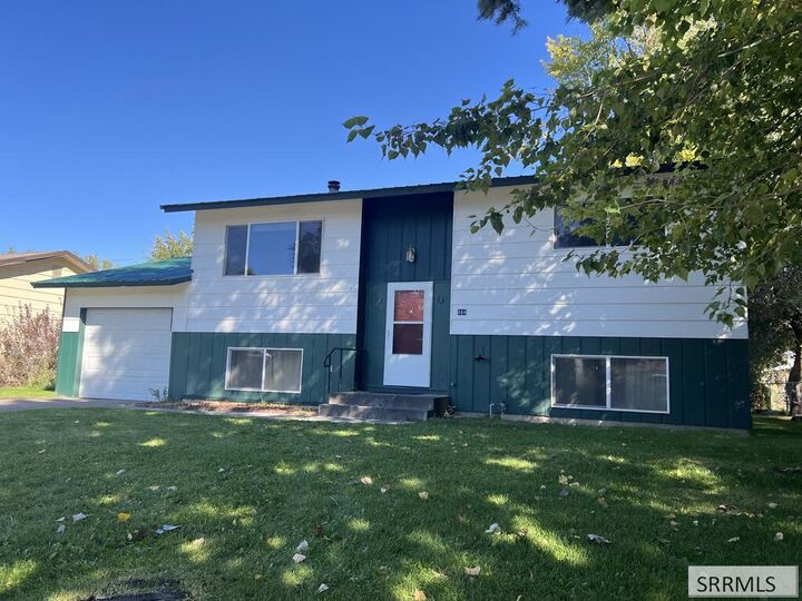 Property Photo:  464 Neptune Drive  ID 83402 