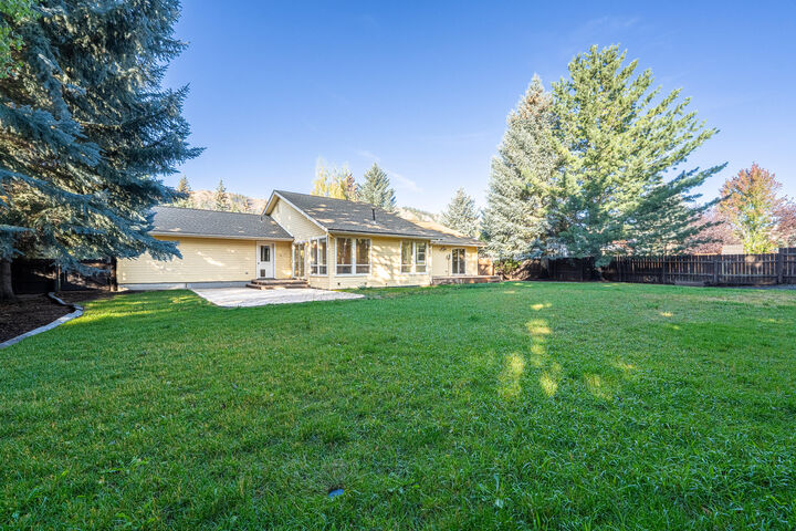Property Photo: 1830 Northridge Dr ID 83333